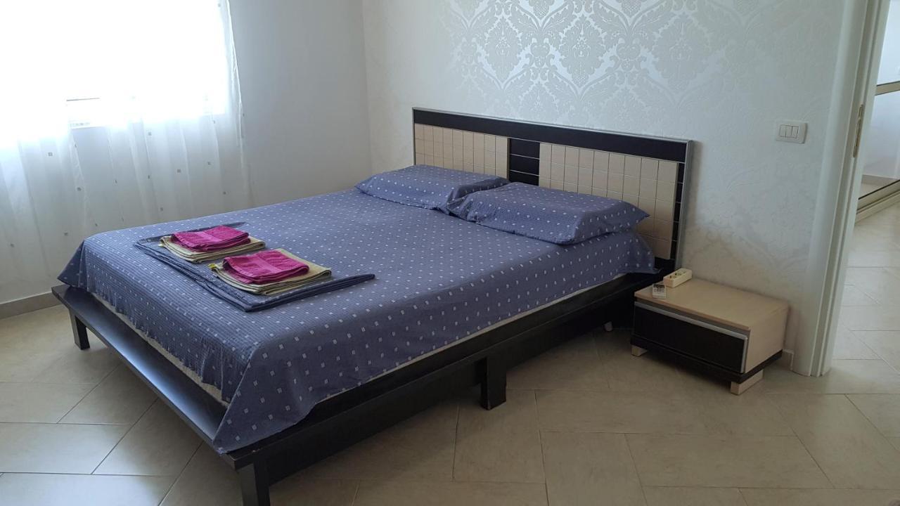 M&I Beach Apartment With Sea View Durres Exterior photo