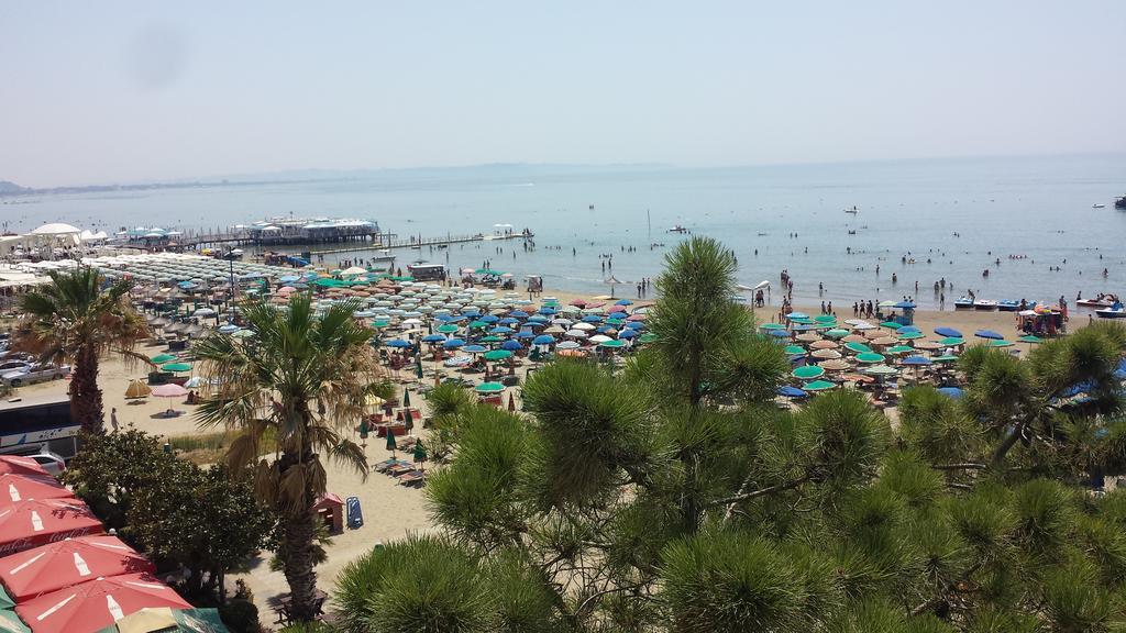 M&I Beach Apartment With Sea View Durres Exterior photo