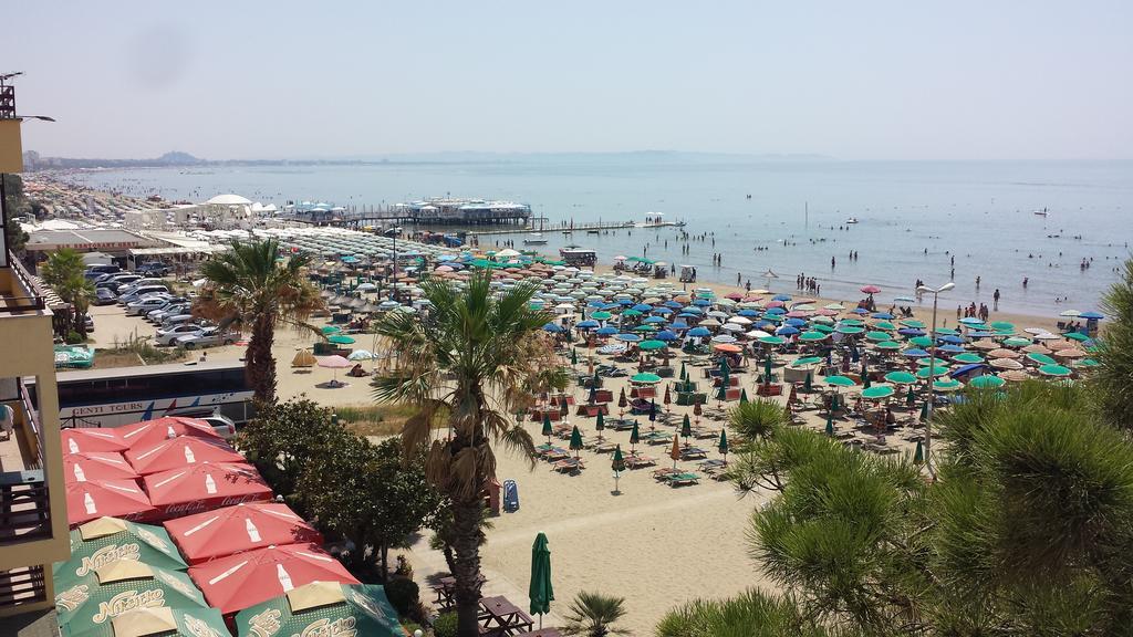 M&I Beach Apartment With Sea View Durres Exterior photo