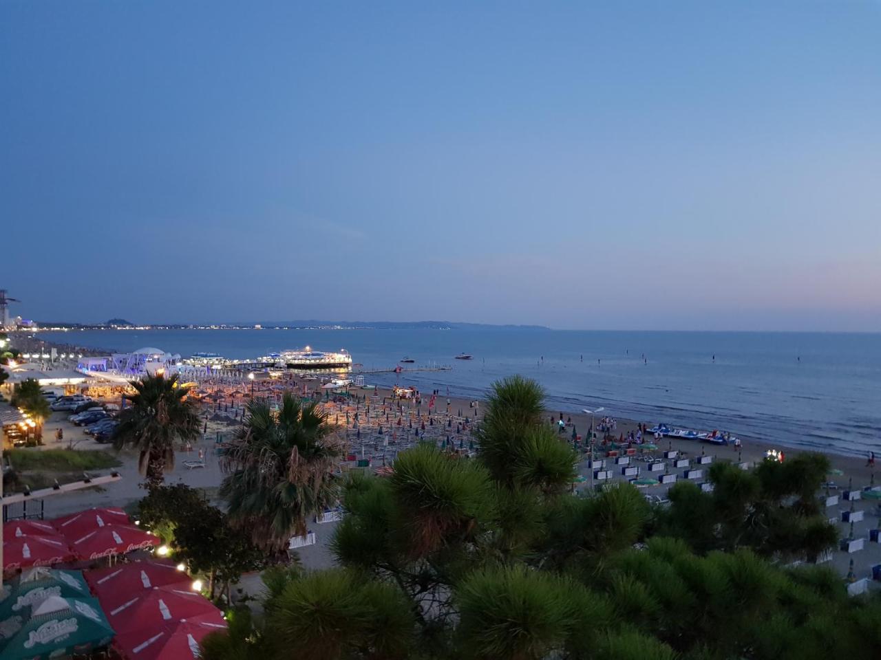 M&I Beach Apartment With Sea View Durres Exterior photo